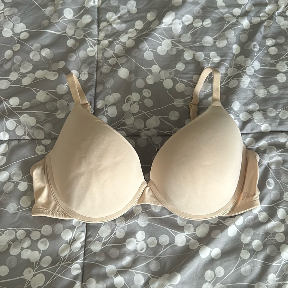 Pink by Victoria’s Secret Wear Everywhere Push-Up Underwire Bra